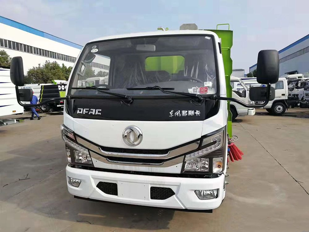 國六東風(fēng)小多利卡掃路車（5.5立方）